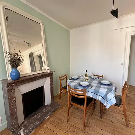 Le Duplex Des Sardines / Gare & Centre Apartment *